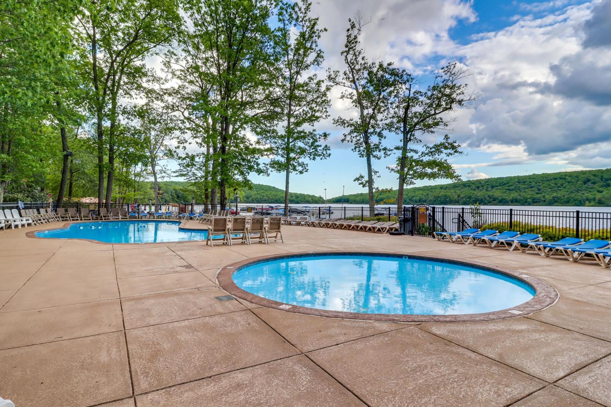 Lake Harmony Home About Half Mi To Big Boulder Mountain Exterior foto